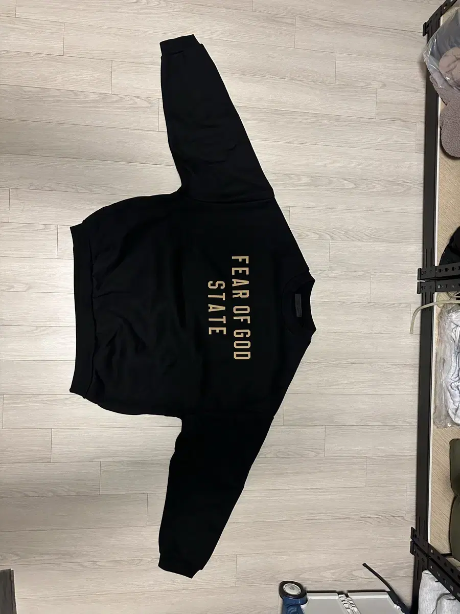 Fear of god essentials 크루넥