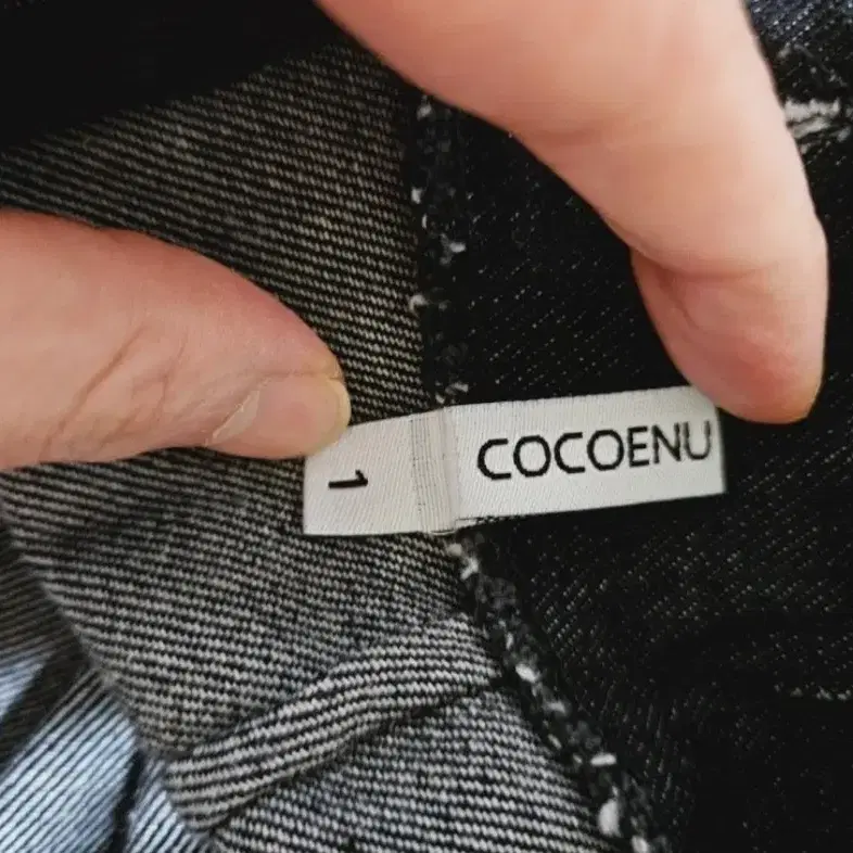 새상품급) COCOENU 블랙 데님 퍼프소매 원피스 판매합니다