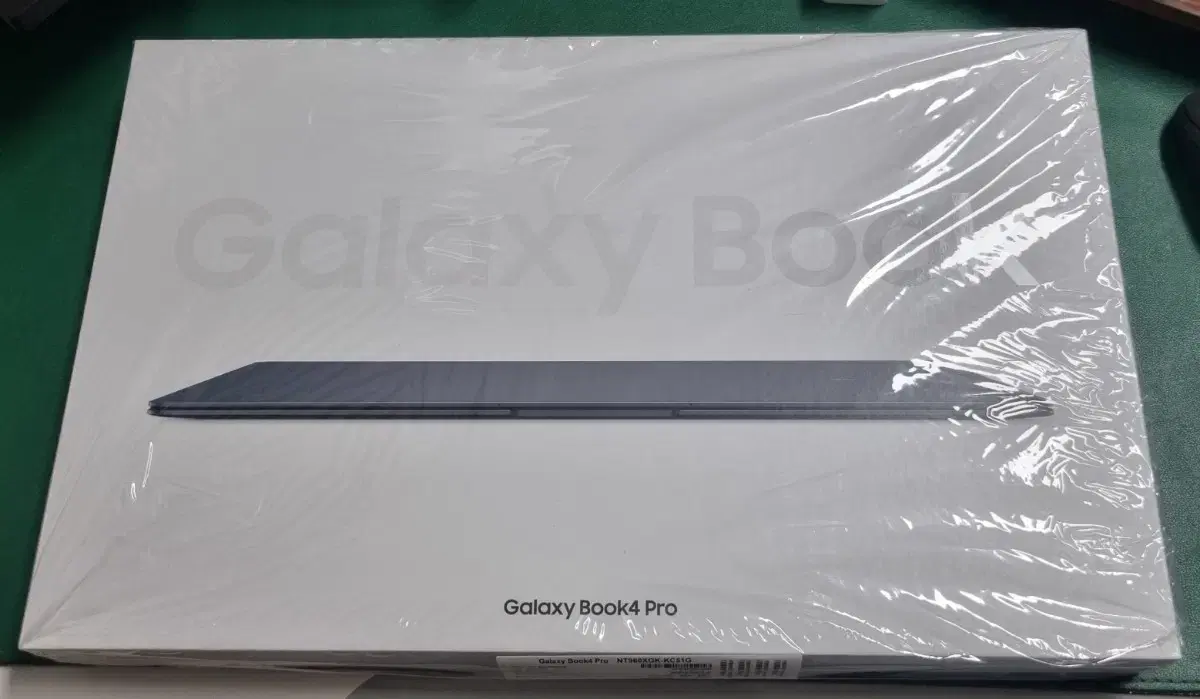 16-inch Galaxy Book 4 Pro Empty Box NT960XGK