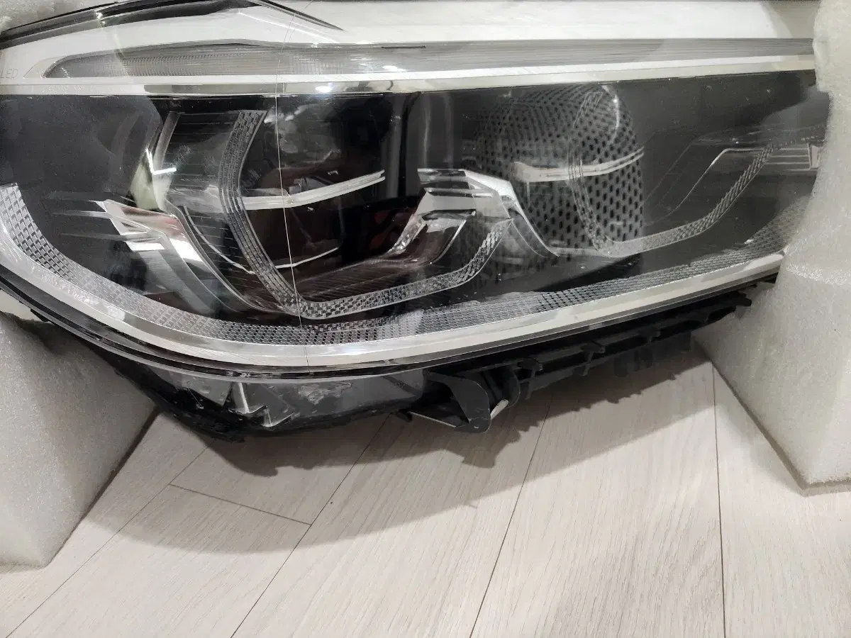 bmw 520d g30 조수석 led 라이트 팝니다