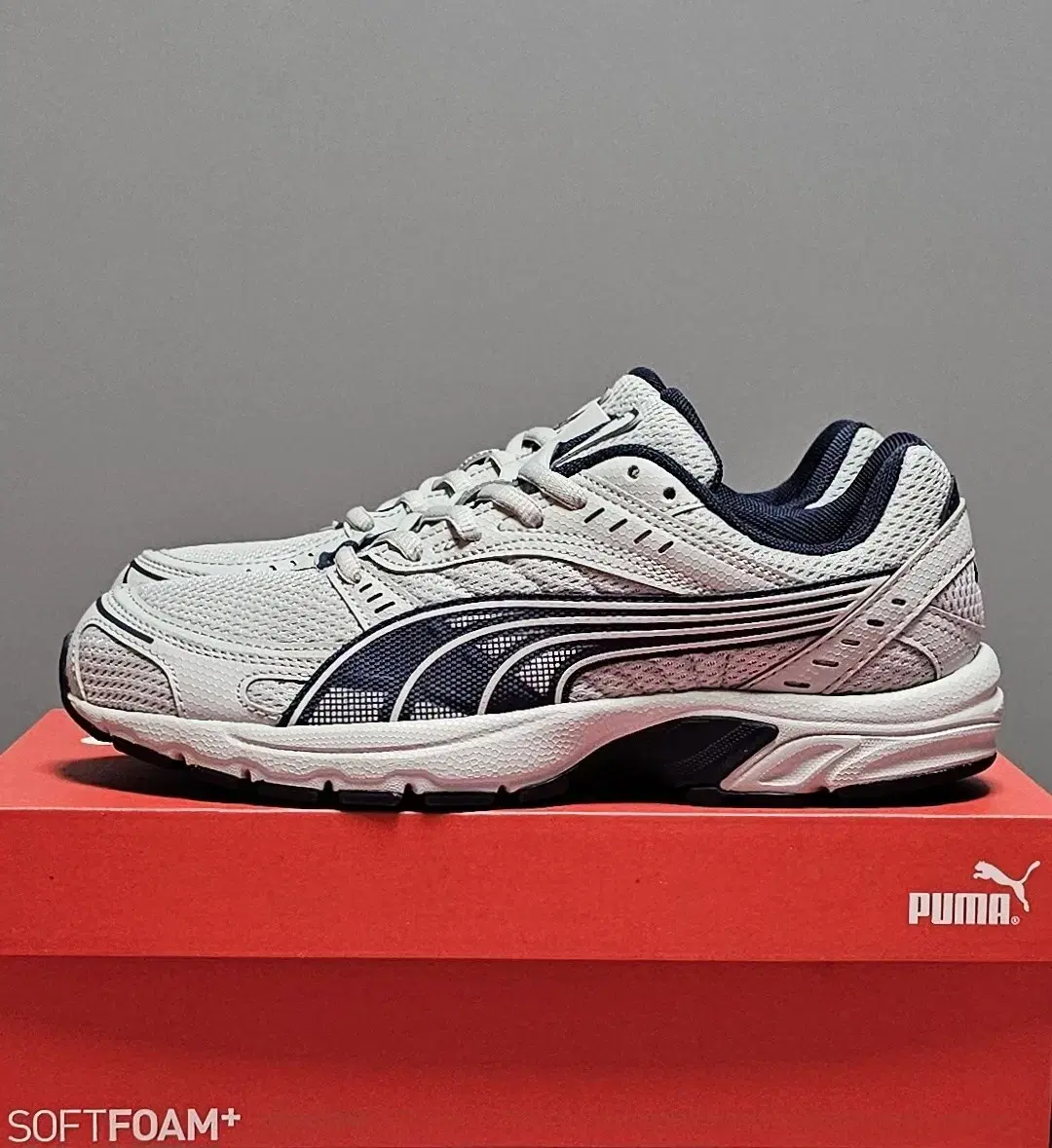 PUMA Sneakers [New]