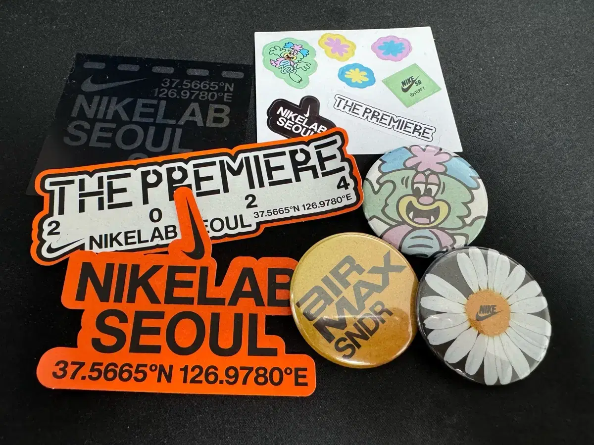 Nike pop up Merchandise Badges