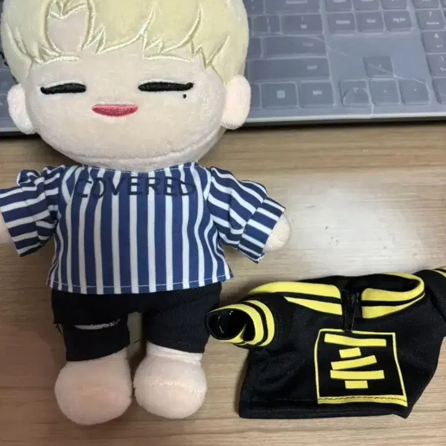 세븐틴 우지 속성 20cm 솜인형 판매