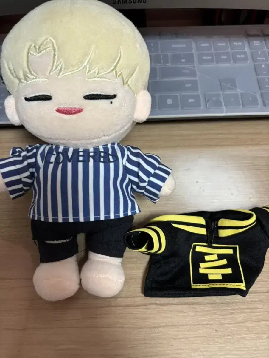 세븐틴 우지 속성 20cm 솜인형 판매