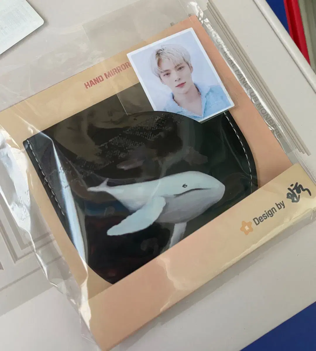 monsta x minhyuk mirror,whale mirror,fan con