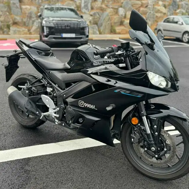 야마하 yzf r3 23년식 abs모델 1인신조 팝니다