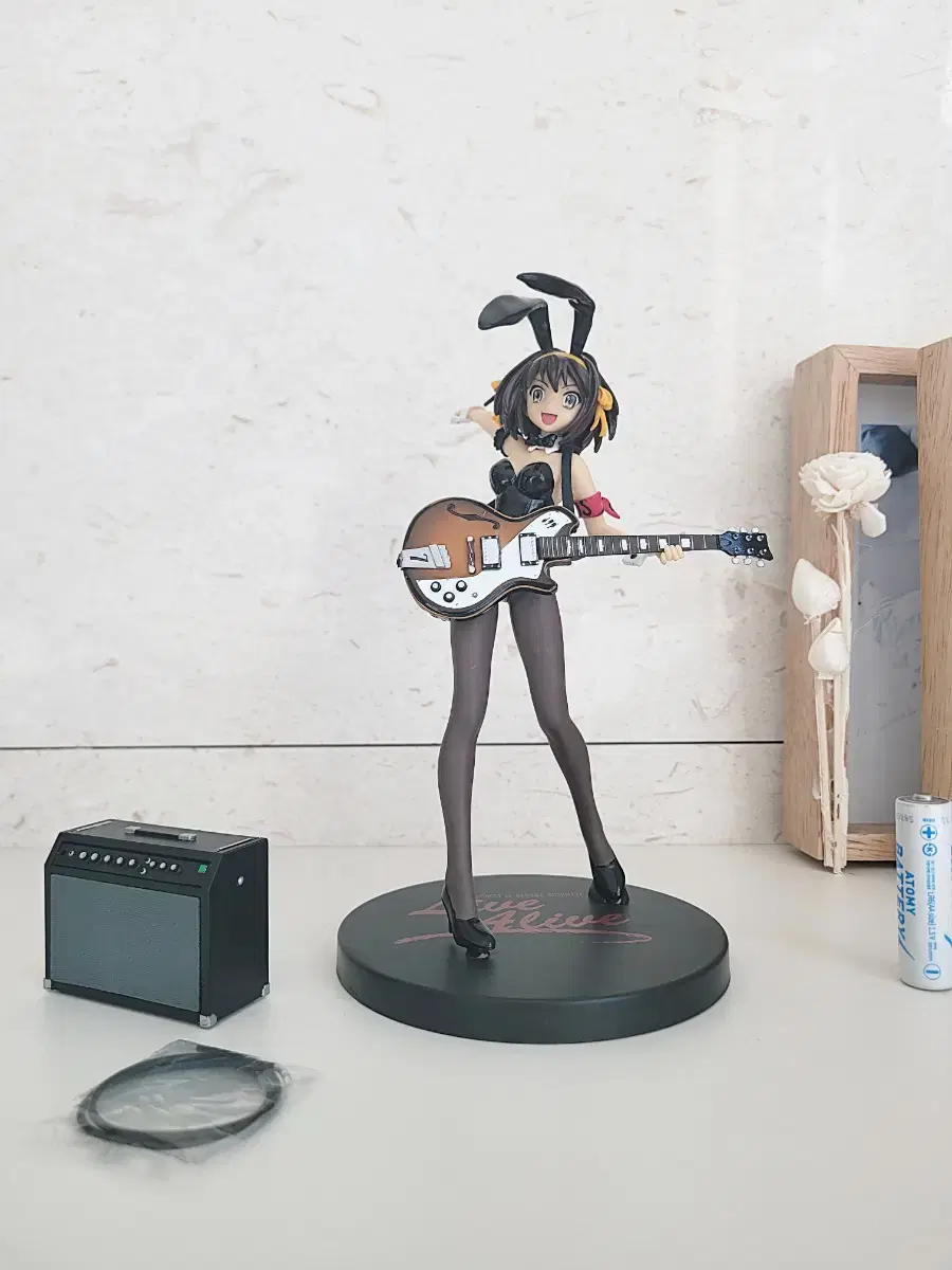 New Products Haruhi Suzumiya's Wool Live Bunny Girl Guitar - Extra Beautiful Girl Figure