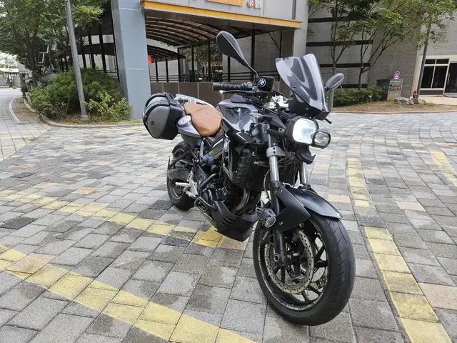 천안 평택 12년식 관리된 BMW F800R 바이크 판매. 충청 경기