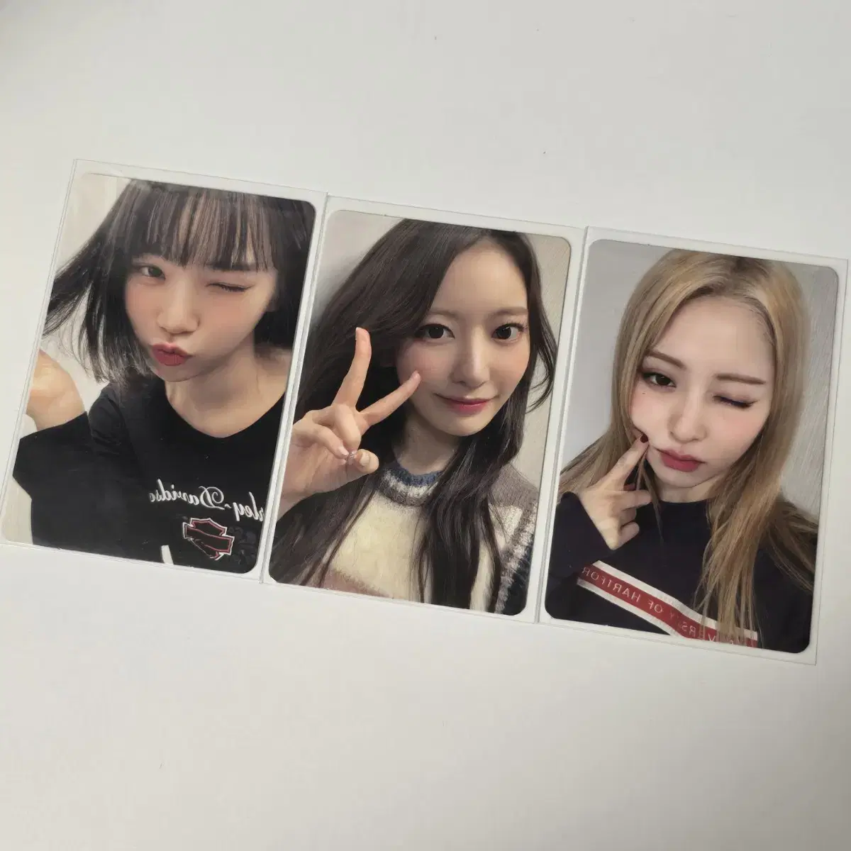 Le Sserafim Pierre Formula 1 kit photocard (Kim Chaewon, Sakura, and Huh Yunjin)