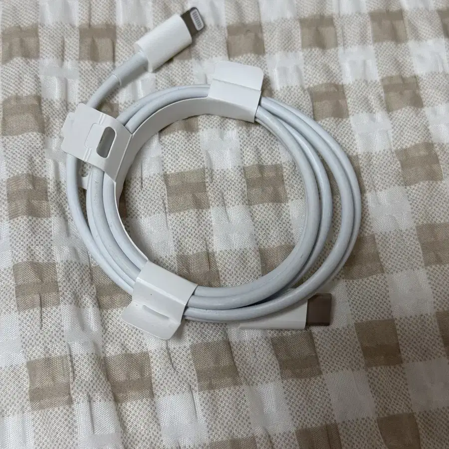 USB-C-Lightning 케이블(2m)