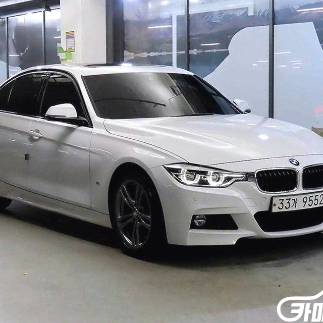 BMW3시리즈 (F30) 330e i퍼포먼스 M 스포츠중고차/전액할부/여