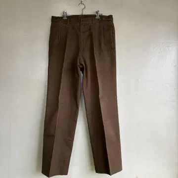 헨리코튼2 턱 치노