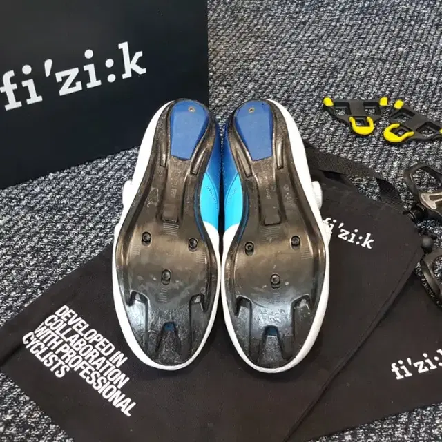 fizik 피직 인피니토 R1 무비스타팀 리미티드에디션/시마노 105클릿