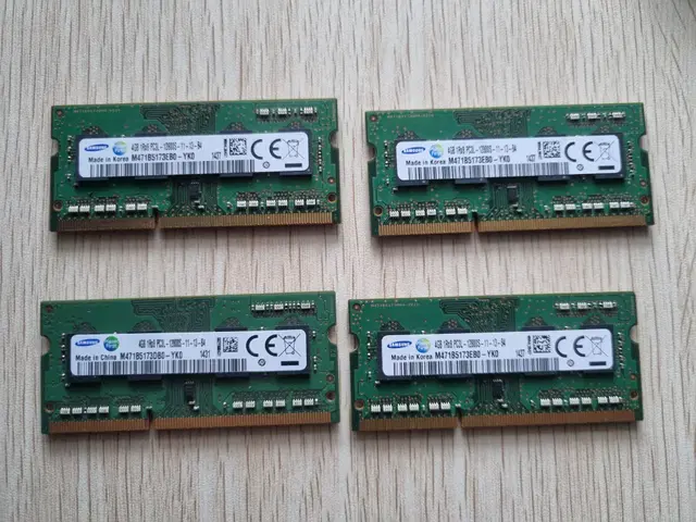 삼성 노트북용 DDR3 메모리 4G 4개. 택포 2만원