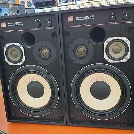 JBL 4312 M2 컴팩터 스피커