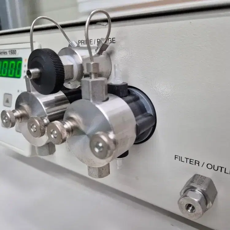 series 1500 Hplc pump