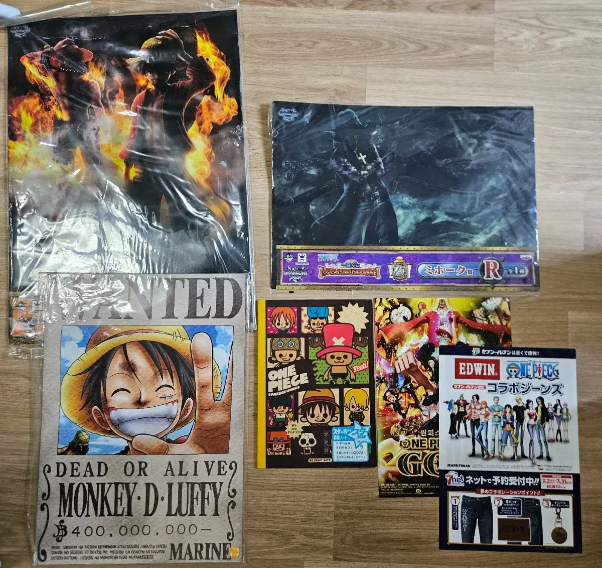 ONEPIECE Visual Mat and Wanted poster Set