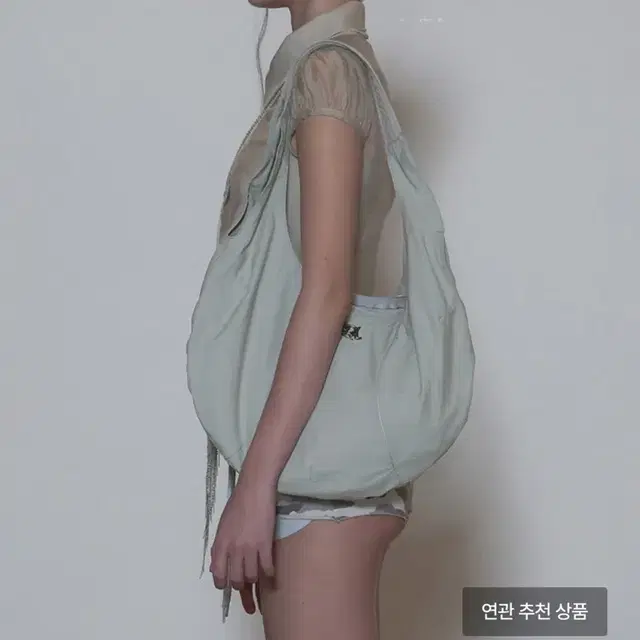 [새상품] 스컬프터 Nylon Moon Bag Ice