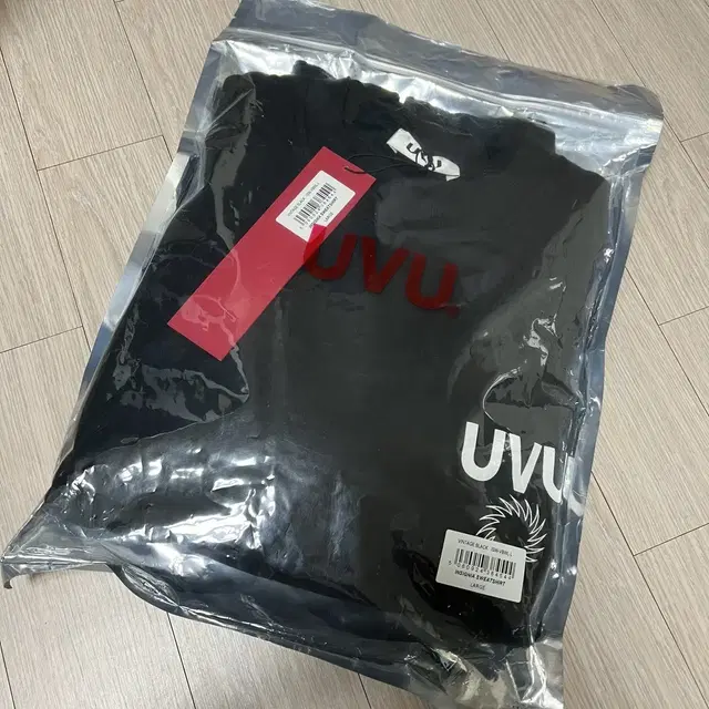 UVU CLUB 맨투맨 새상품