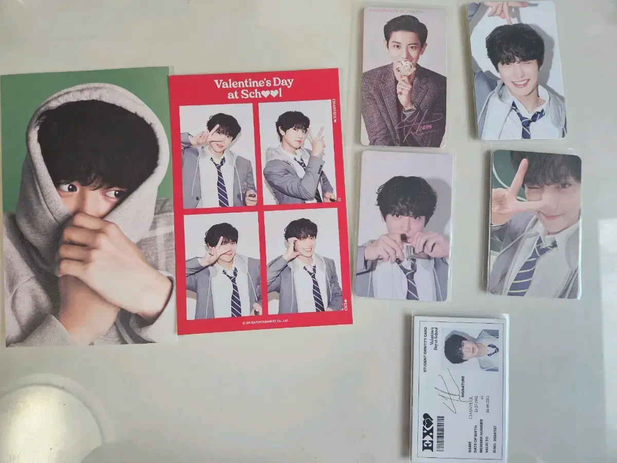 Chanyeol season's greetings + sell photocards