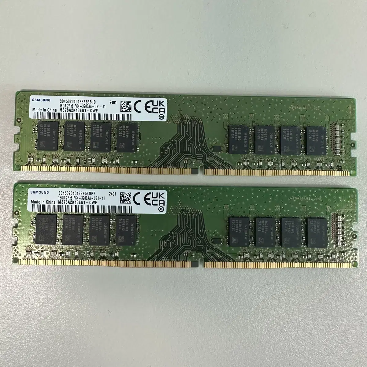 삼성 PC용 16기가 DDR4 3200MHz 양면램 2개 일괄로 팝니다