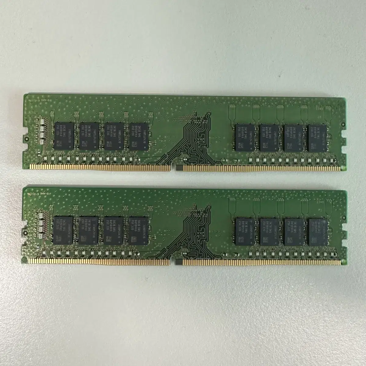 삼성 PC용 16기가 DDR4 3200MHz 양면램 2개 일괄로 팝니다