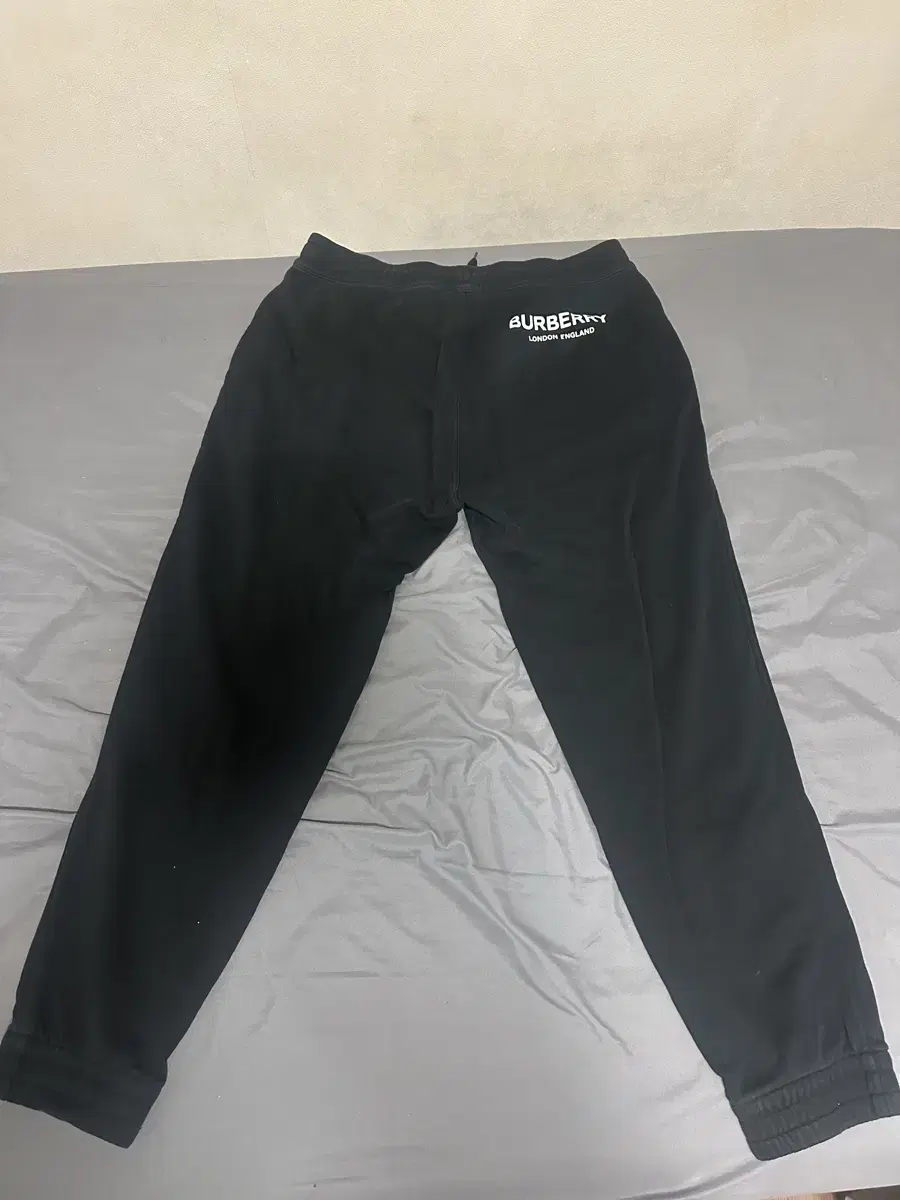 Burberry Training Trousers L