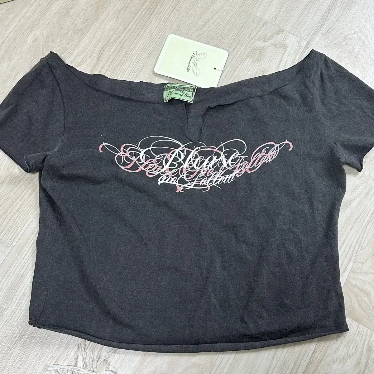 플리즈노팔로우 Faye Vintage Logo Top 빈티지 블랙