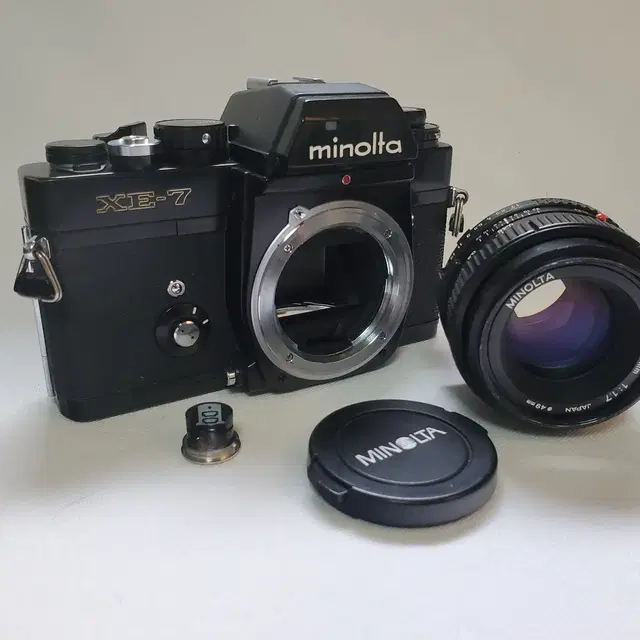 Minolta XE-7,Alike Leica R3 Camera