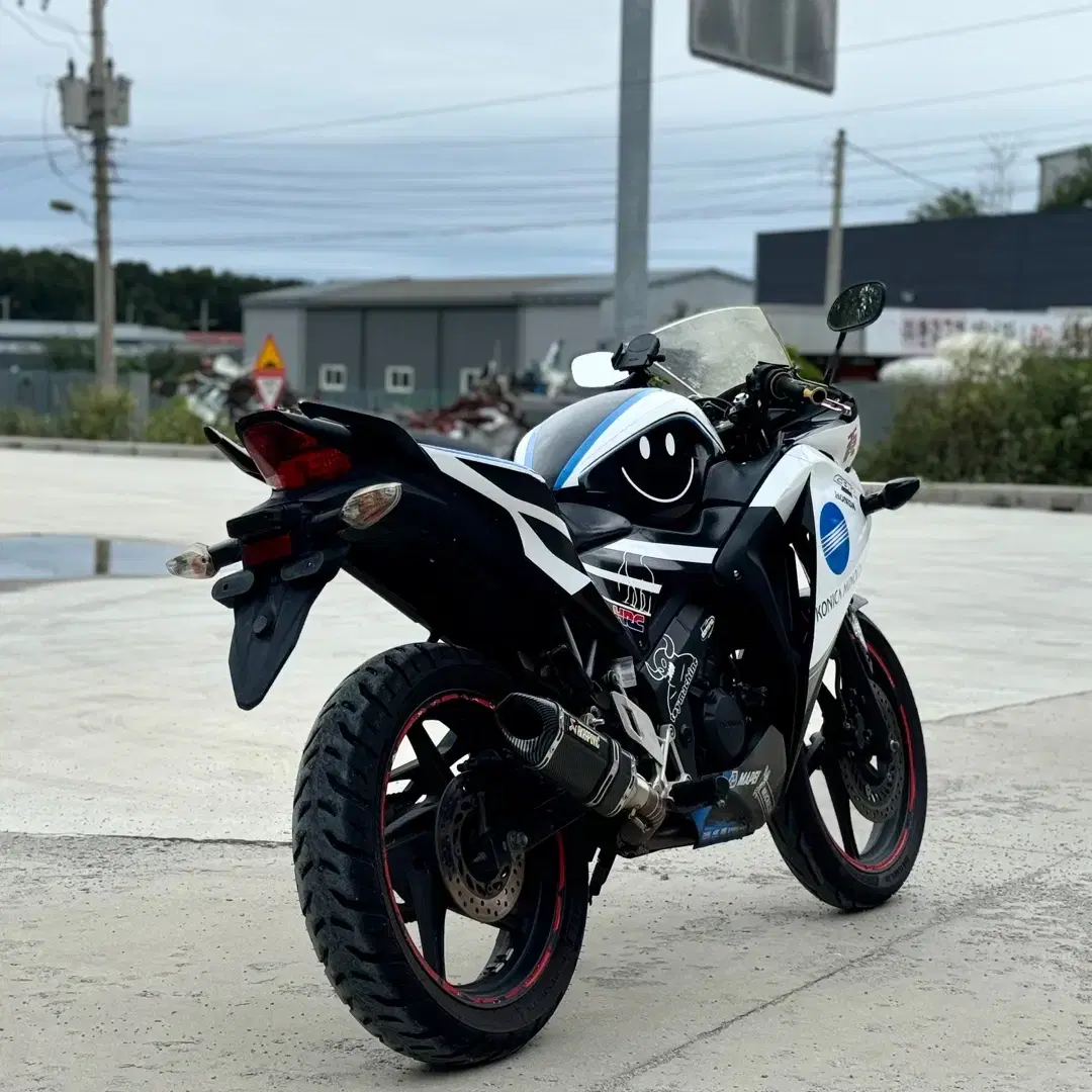 혼다 cbr125r 2015년 / 아크라포빅 / 구조변경 / 판매합니다