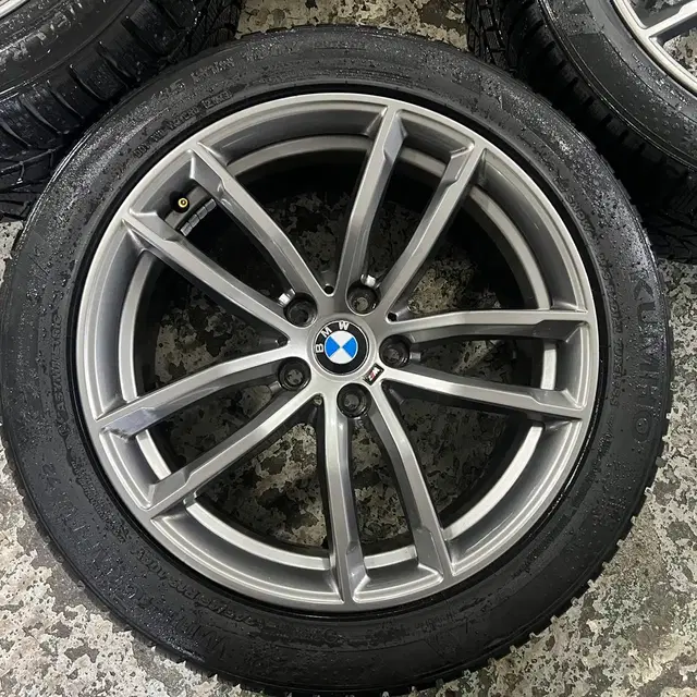 BMW G30 662M 정품 18인치 휠 원터타이어 판매