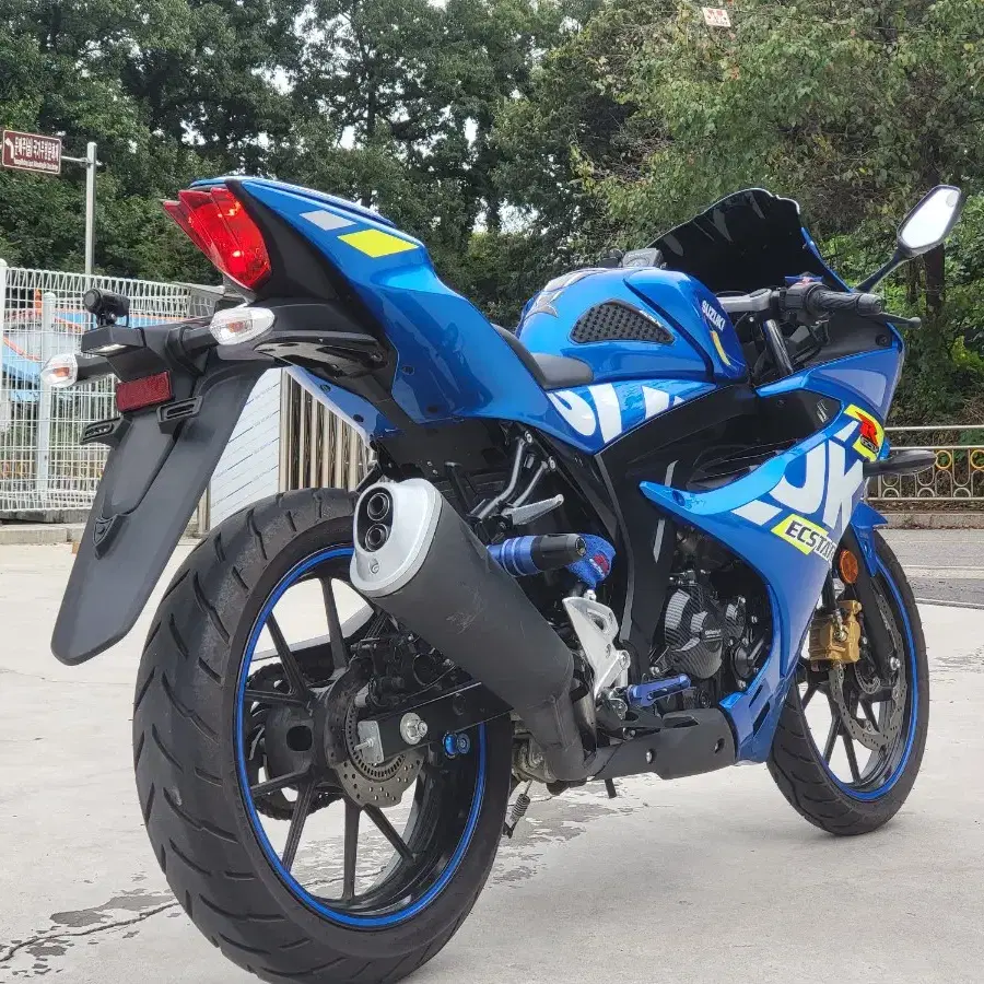 스즈키 Gsxr125 23년식 7천km대 신차급컨디션 2ch블랙박스