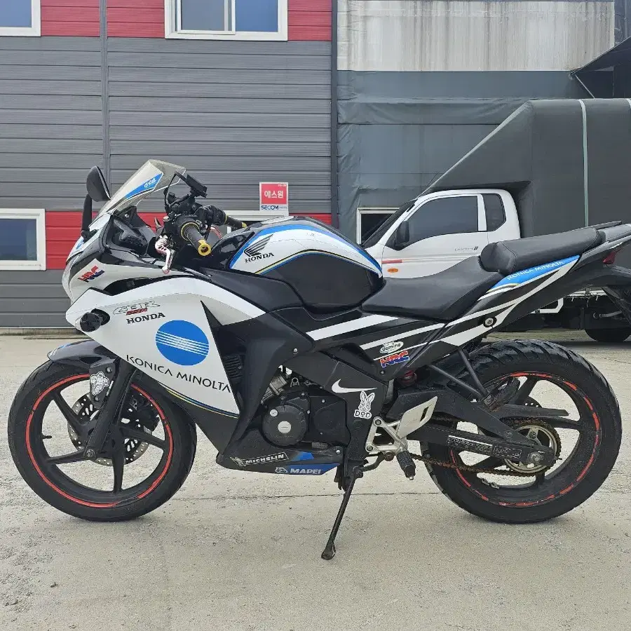 혼다CBR125r  15년식 185만원 구변완  미놀타에디션