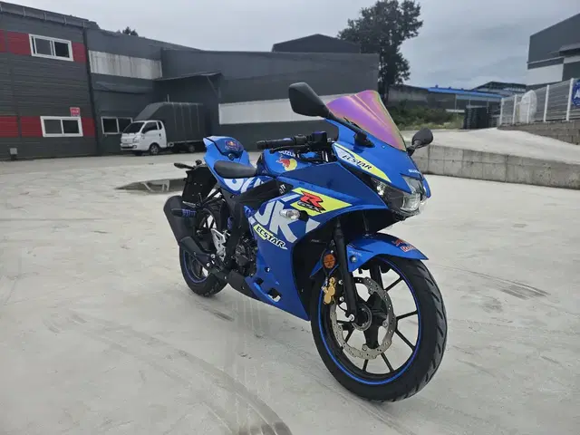 스즈끼 gsxr125 23년식 7000키로 신차급 390만원 저렴판매