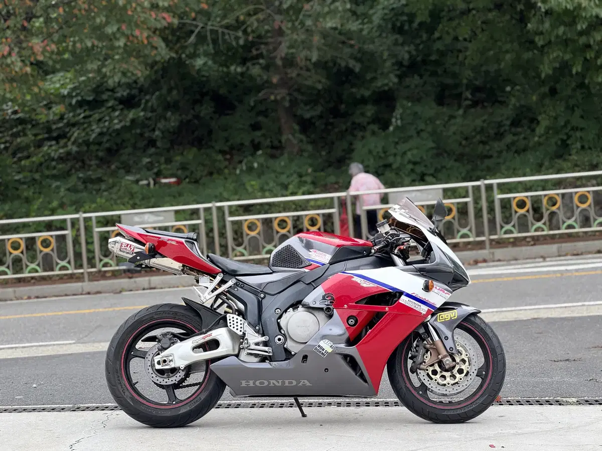 혼다 cbr1000rr 05년식/6만대키로수/요시무라구변완/풀컨디션/급매