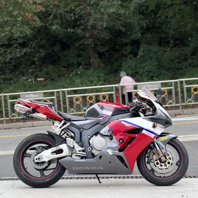 혼다 cbr1000rr 05년식/6만대키로수/요시무라구변완/풀컨디션/급매