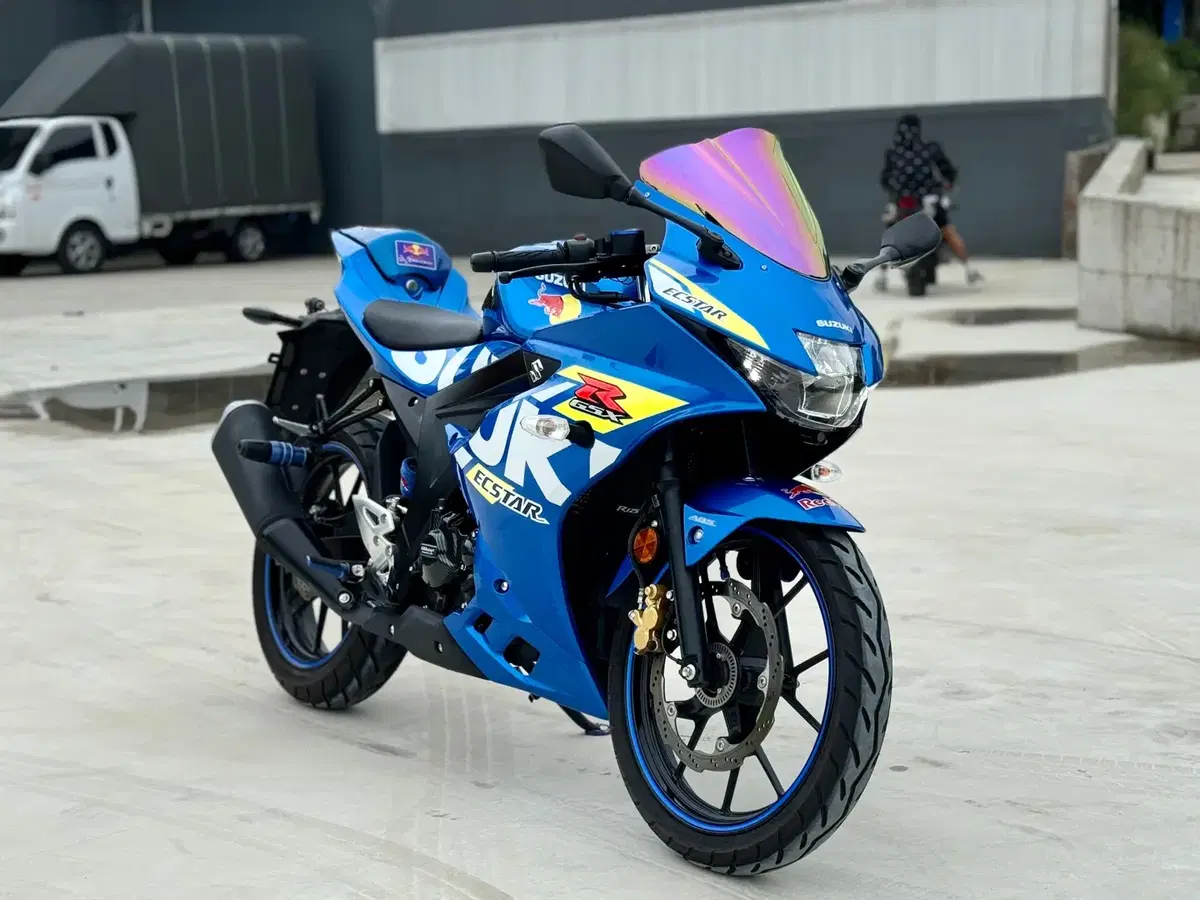 스즈키 gsxr 125 2023년 / 7천키로수 / 신차급 판매합니다