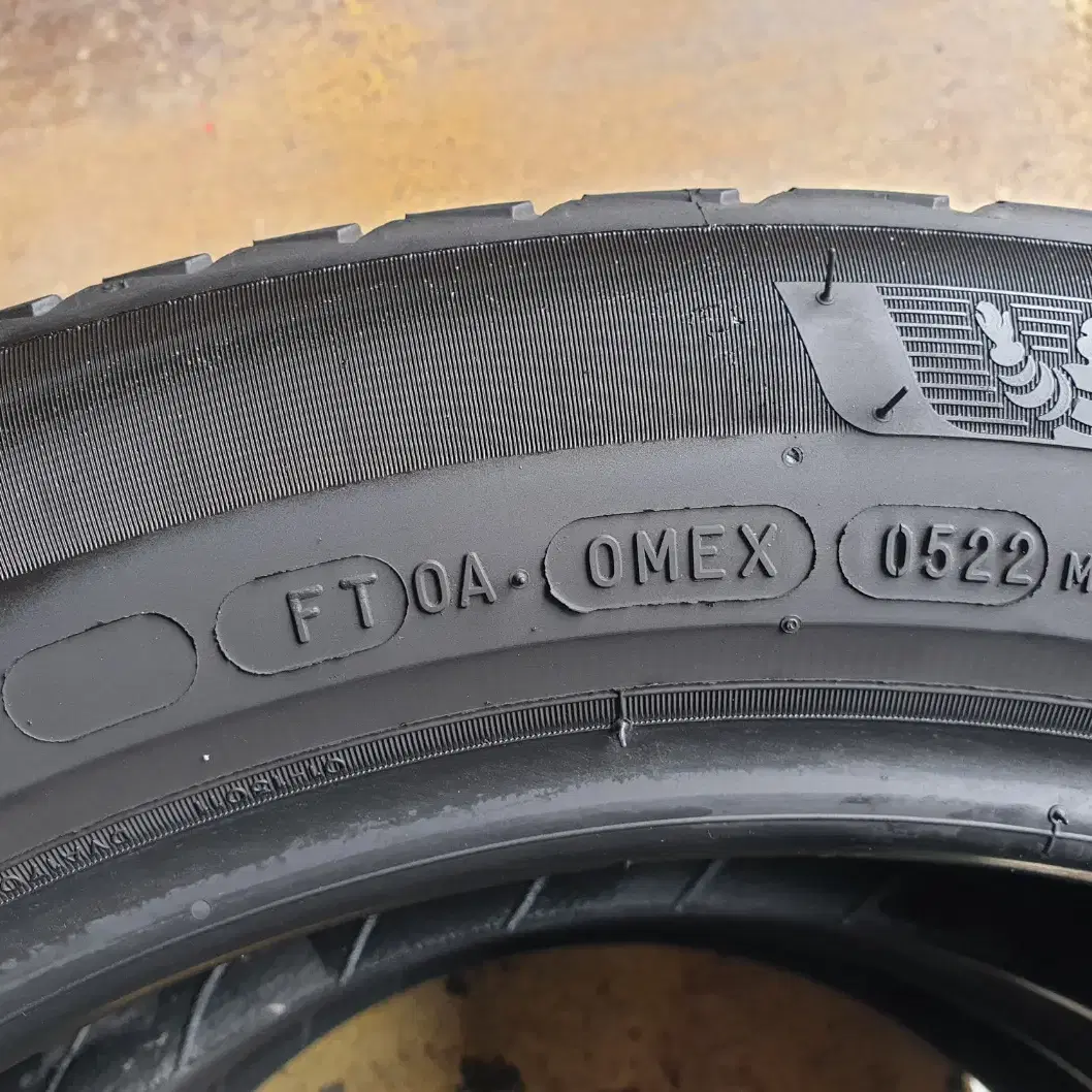 중고타이어 미쉐린타이어 크로스클라이밋2 225/50R17 98Y 2본세트