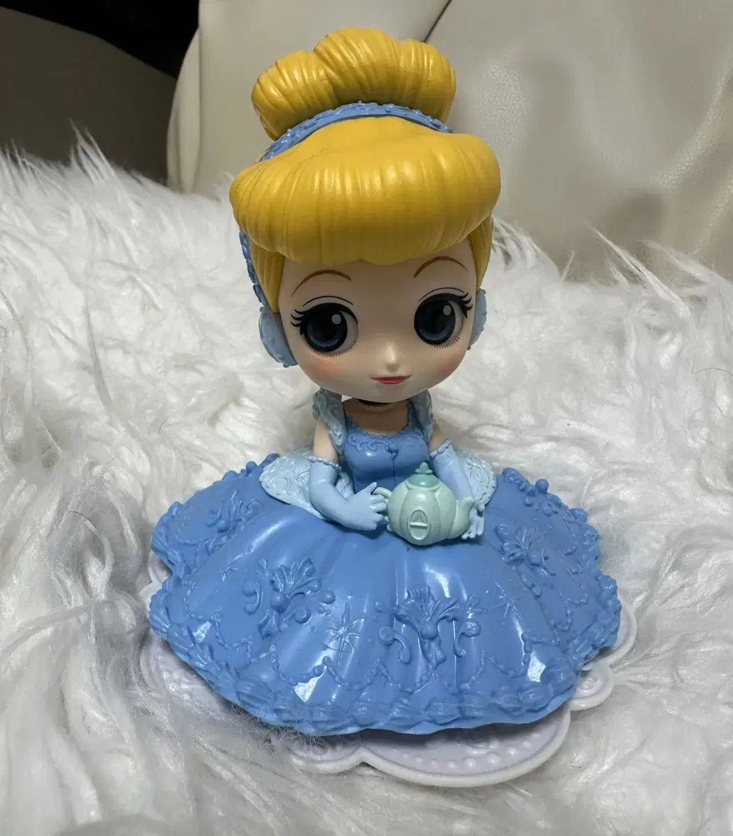 QForceket Cinderella Figures