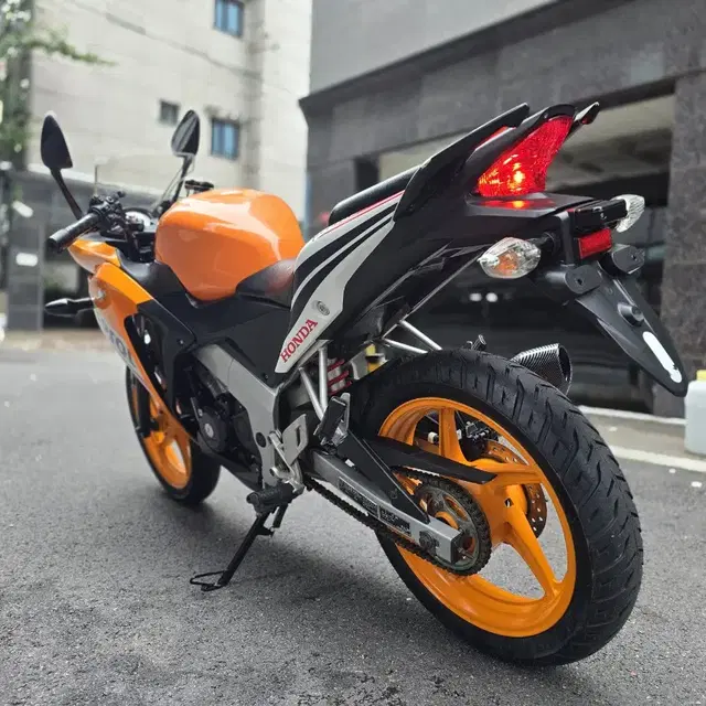 2015년식 혼다 CBR125R 렙솔 옵션다수 판매|오토바이당일매입