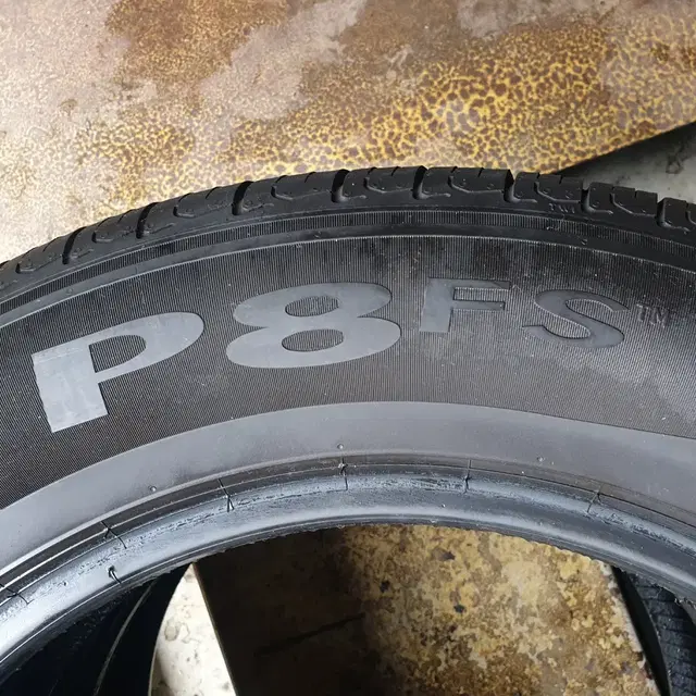 중고타이어 피렐리타이어 P8 FS 225/60R17 99V 2본세트