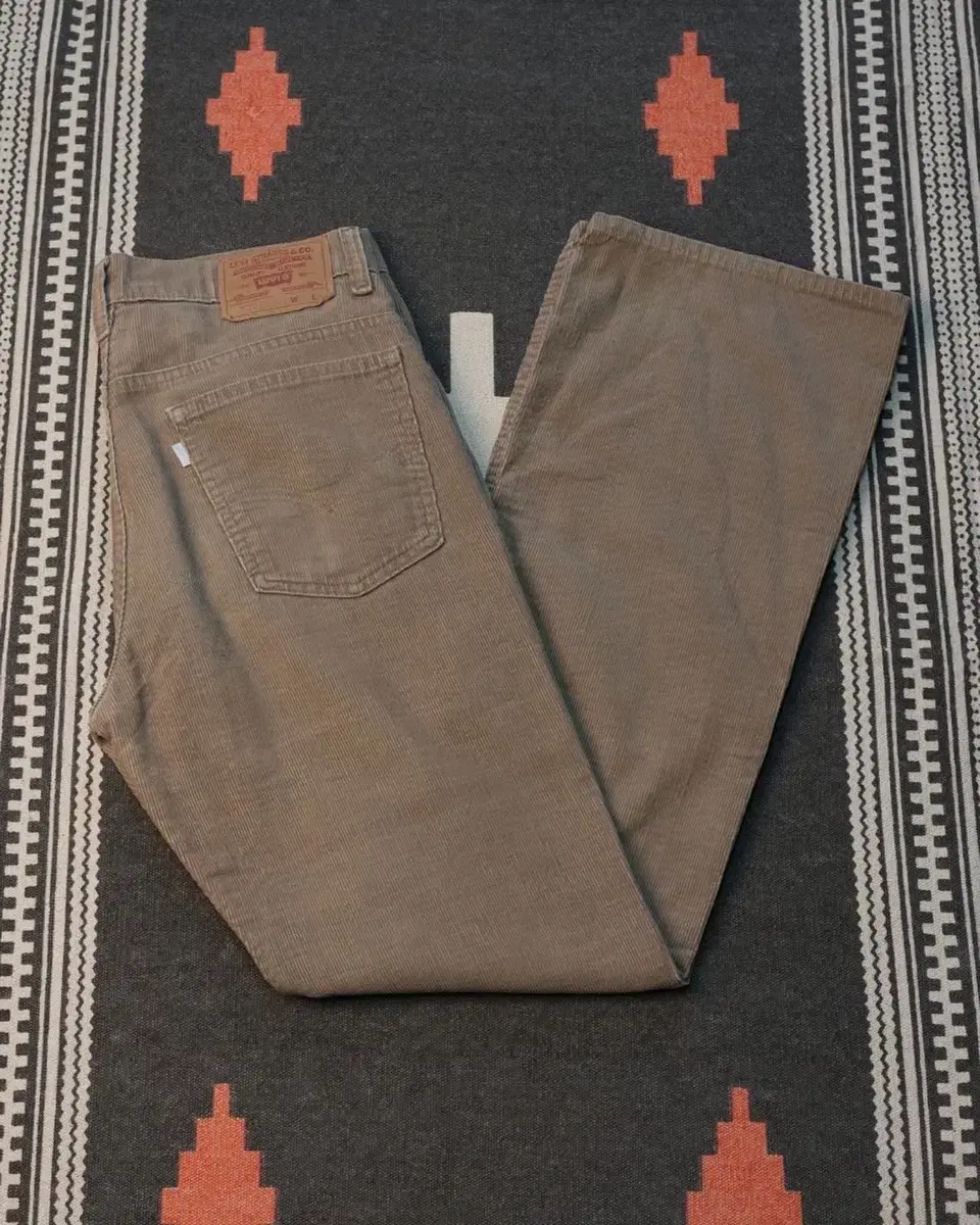 levis white tab 80s 517 flared corduroy