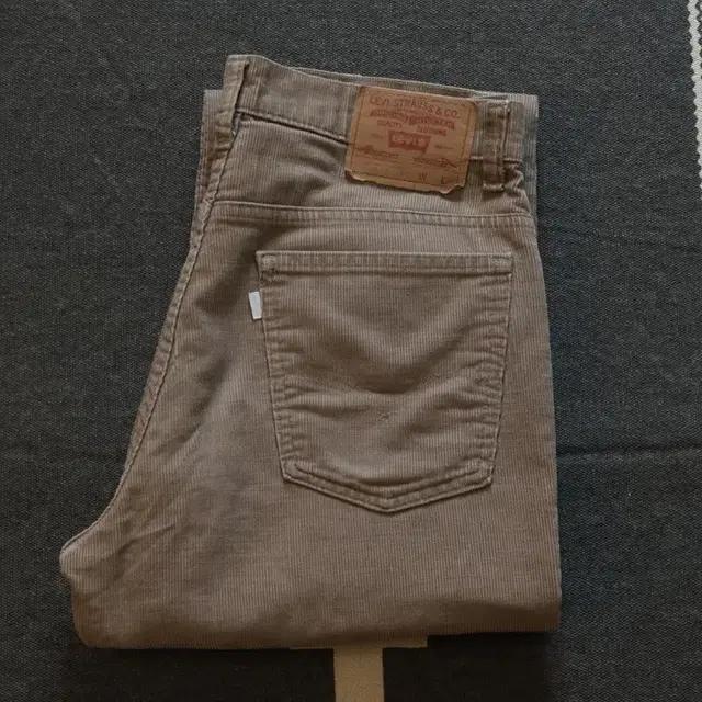 levis white tab 80s 517 flared corduroy