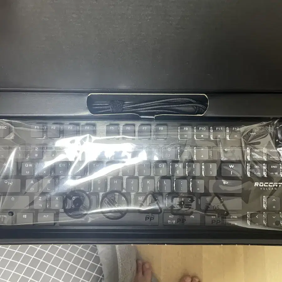 로켓 VULCAN tkl pro 새상품 팝니다