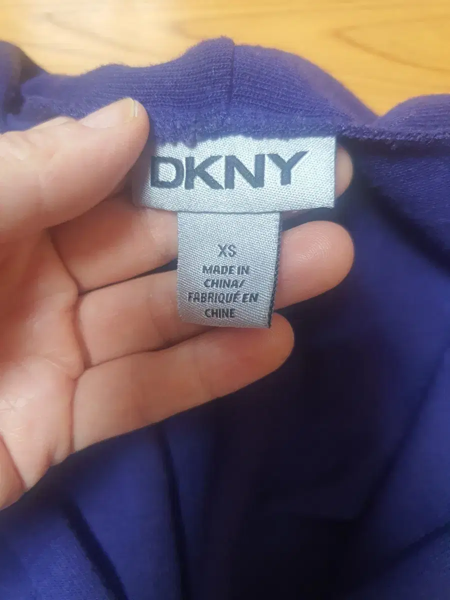 DKNY 여성 긴팔 니트 가디건 퍼플색