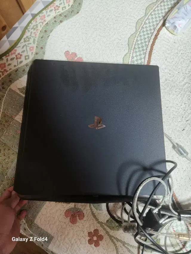 ps4 pro 1tb 팝니다 박스있어요