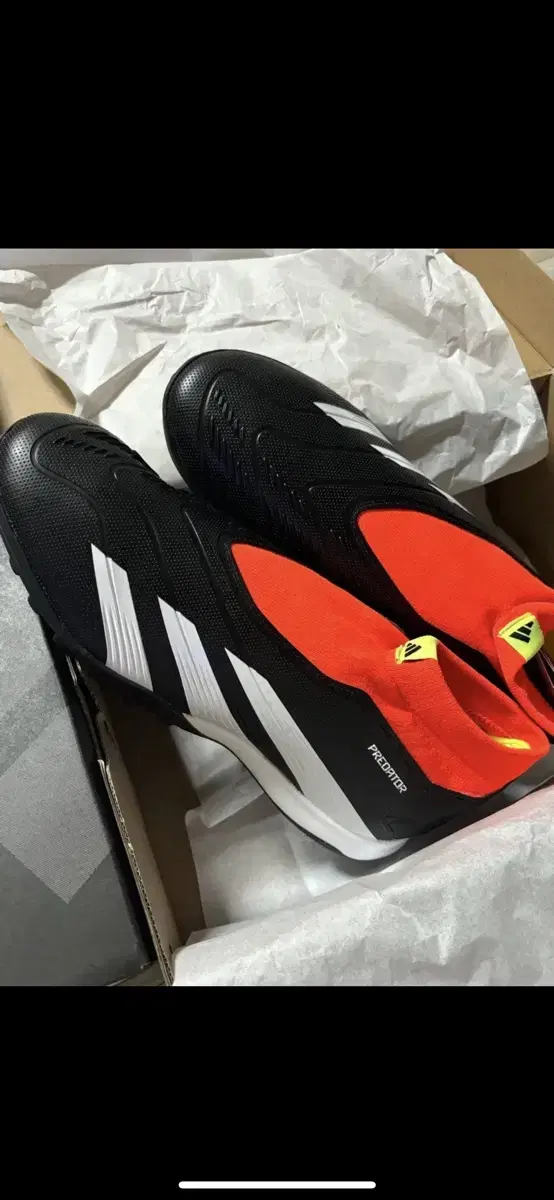 275 adidas PREDATOR LEAGUE LL TF Futsal Boots