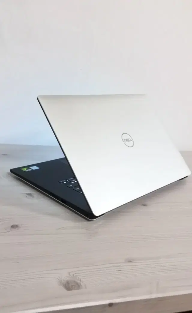 DELL XPS 9570 / i7-8750H / GTX1050 TI