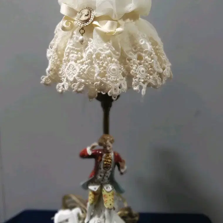 Italy capodimonte metal lamp