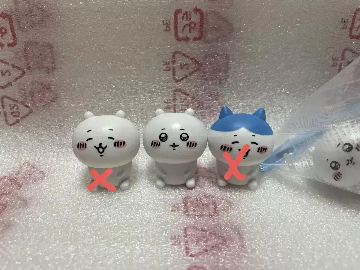 4pcs)Chiikawa Interior Figures Rakko Usagi Momonga Hachiware